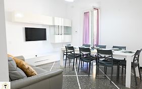 Inn Pisa Rentals 2- Starlight Central Flat